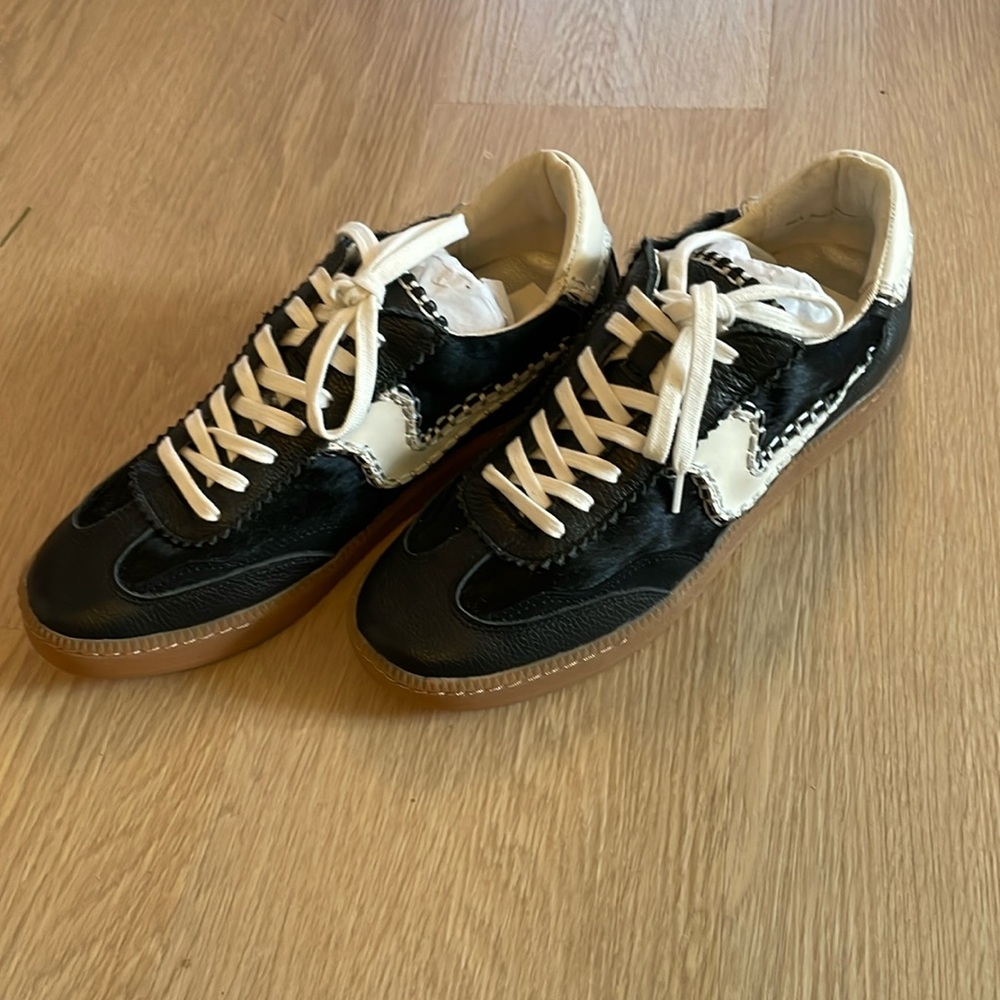 Dolce Vita Sneakers